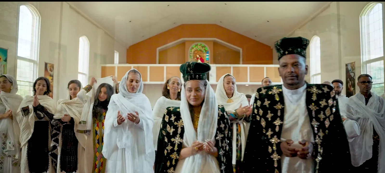 The crowned couple before the congregation